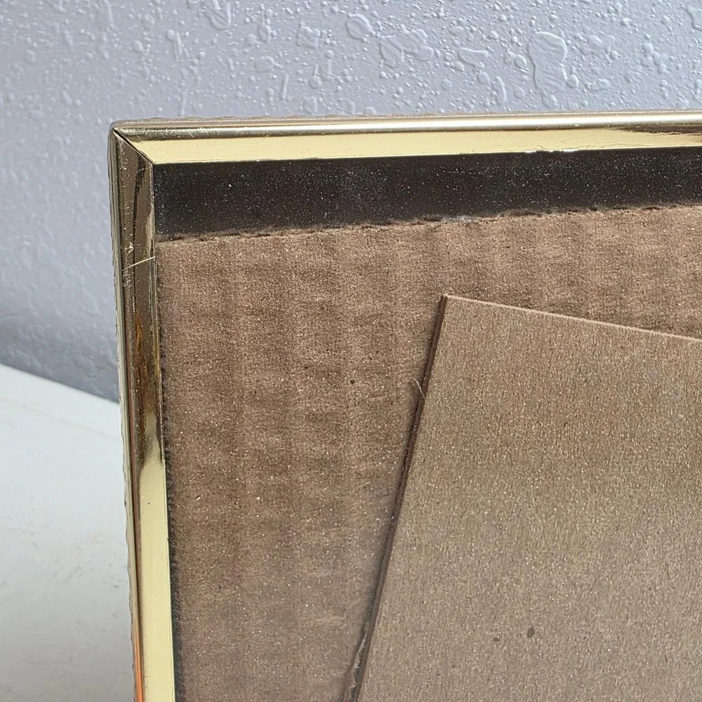 Vintage Gold Tone Thick Metal Single Picture Frame Ornate Desktop Stand 5 x 7 in